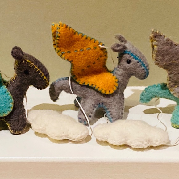 Dragon Handmade Garland - Picture 3 of 6